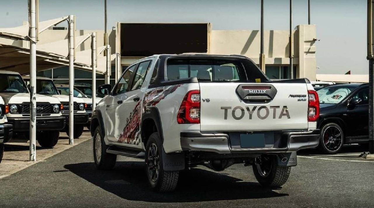 TOYOTA Hilux Adventure