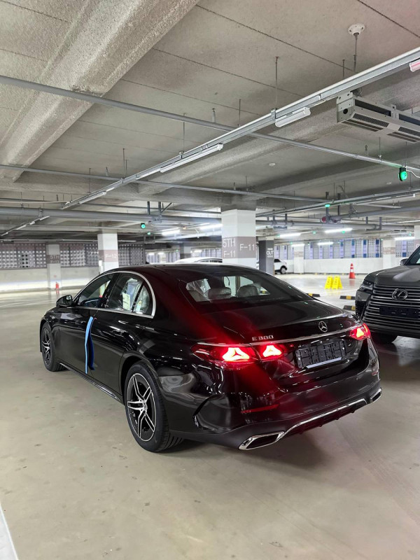 Mercedes-Benz E300 4Matic