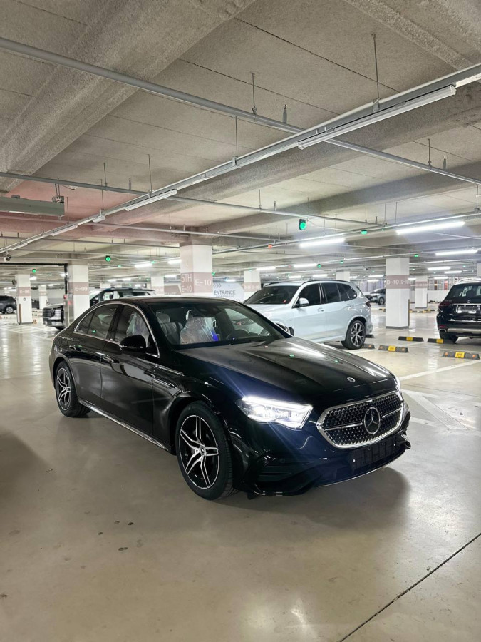 Mercedes-Benz E300 4Matic