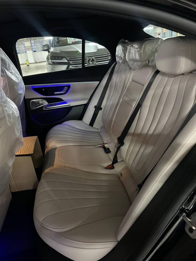 Mercedes-Benz E300 4Matic