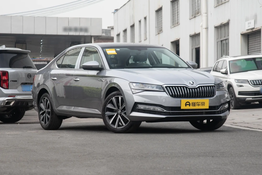 Skoda Superb 1.4 L CI280 DSG
