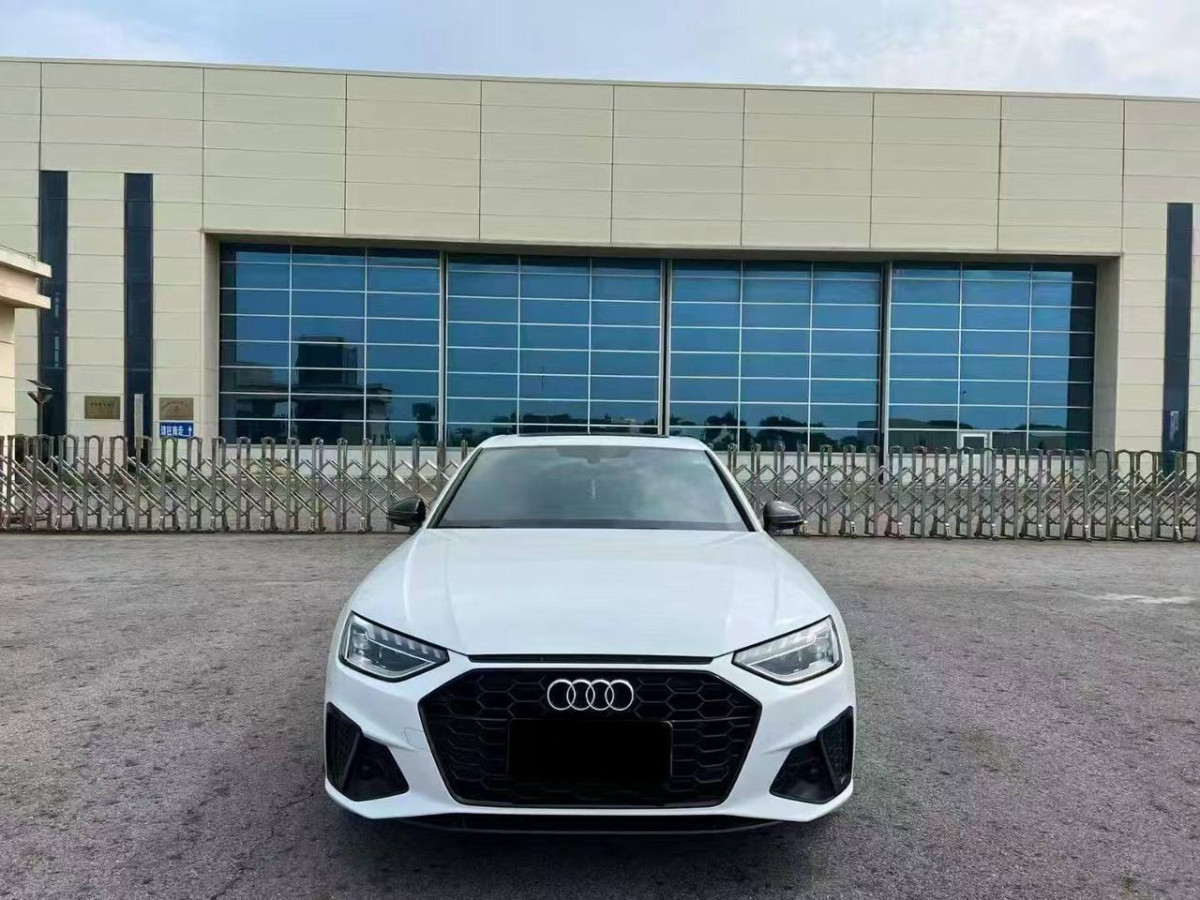Audi A4L 40TFSI