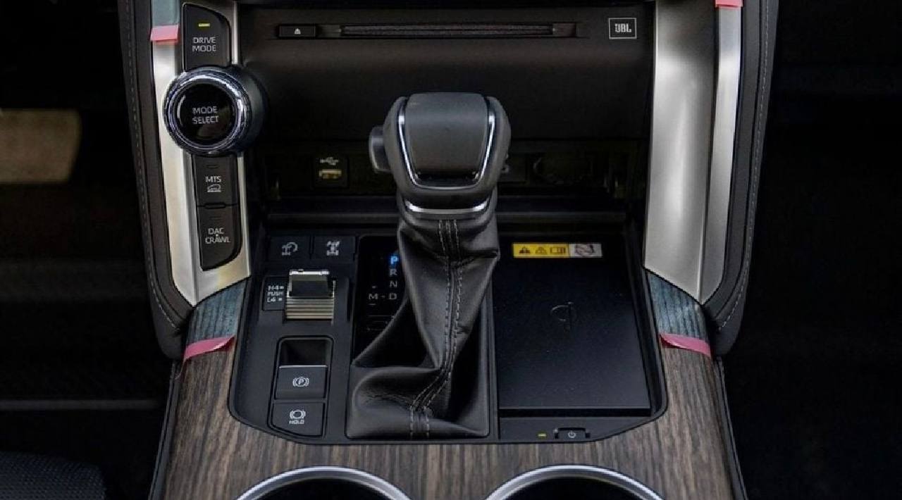 Toyota Land Cruiser 300 VXR