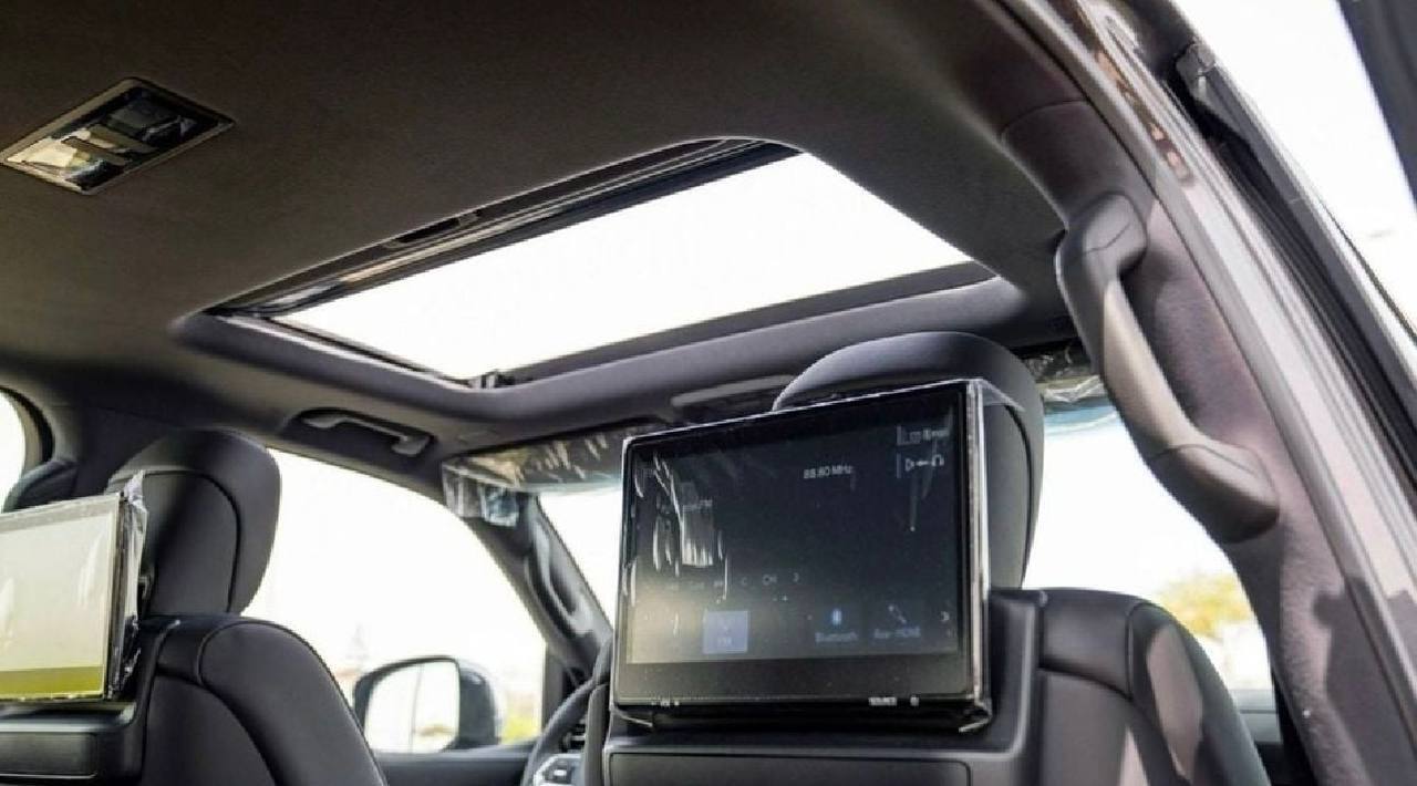 Toyota Land Cruiser 300 VXR