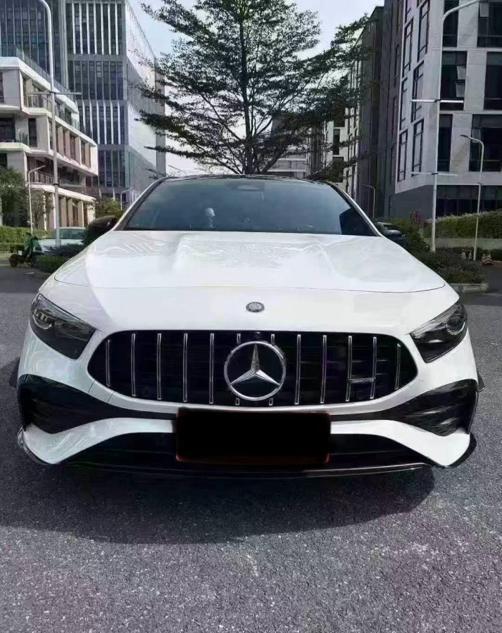 Mercedes-Benz A35L AMG