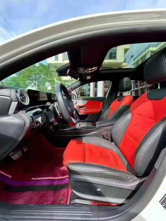 Mercedes-Benz A35L AMG