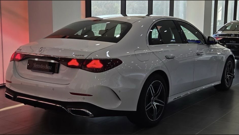 Mercedes-BenzE300 AMG line